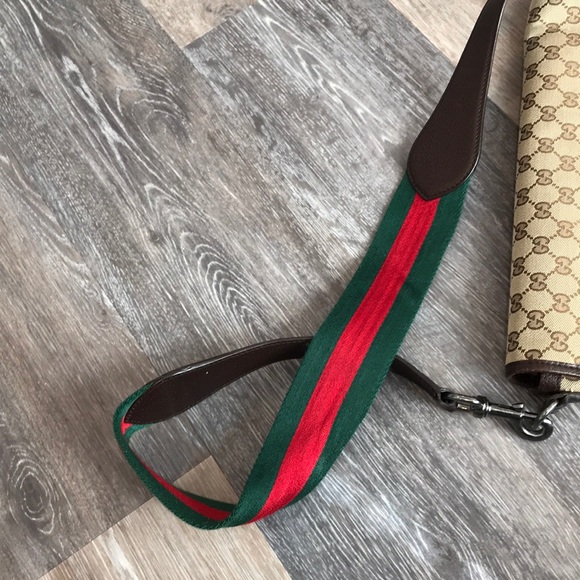 Authentic GUCCI messenger bag - Large / Unisex - Picture 10 of 14
